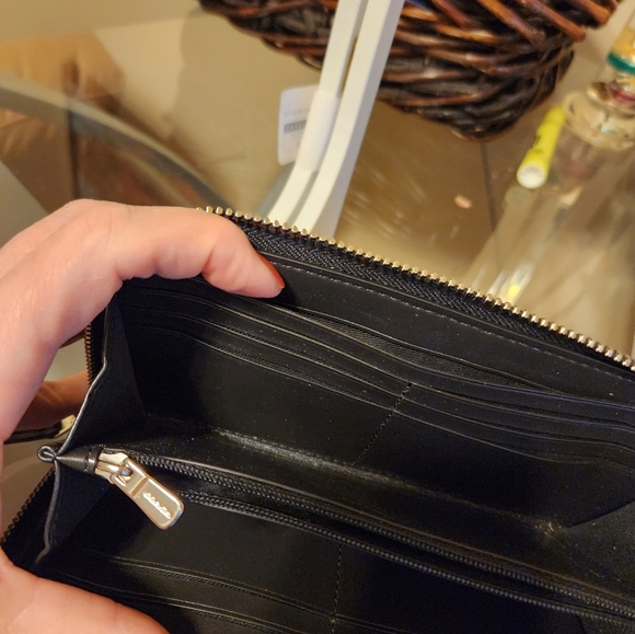 Coach Wallet Zip Around Like New - Picture 6 of 7